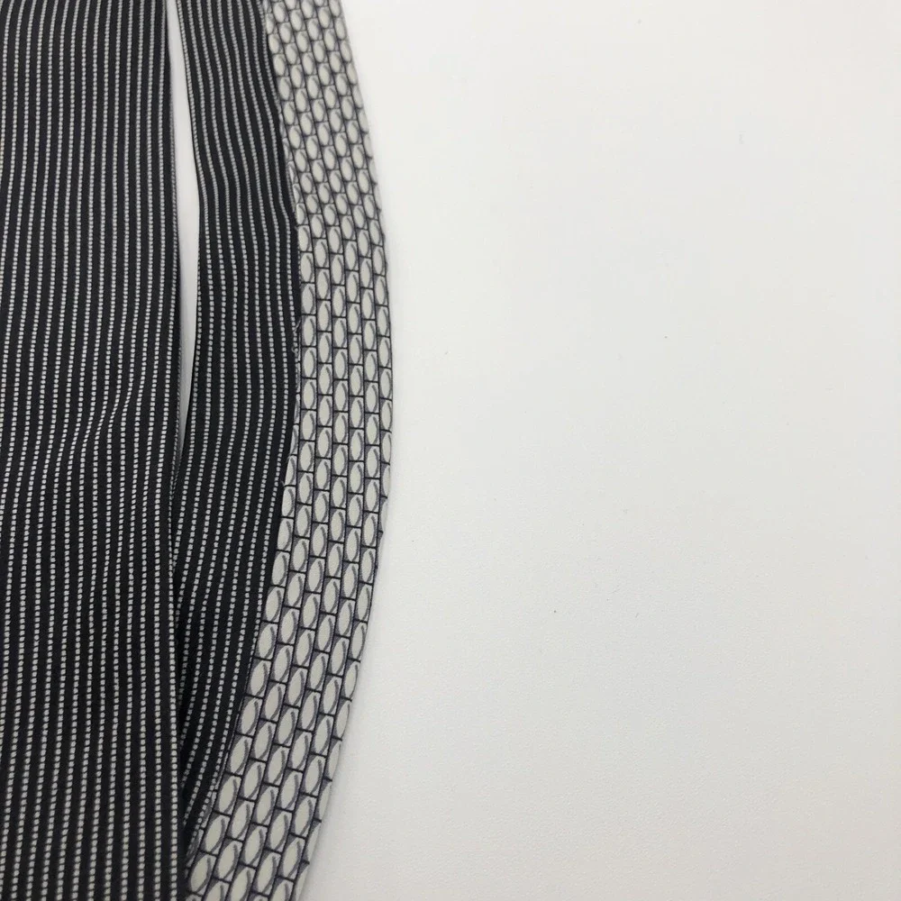 Mens 100% Silk Tie Handmade Korea Gray Silver Black‎ Dry Clean Only Wavy Pattern